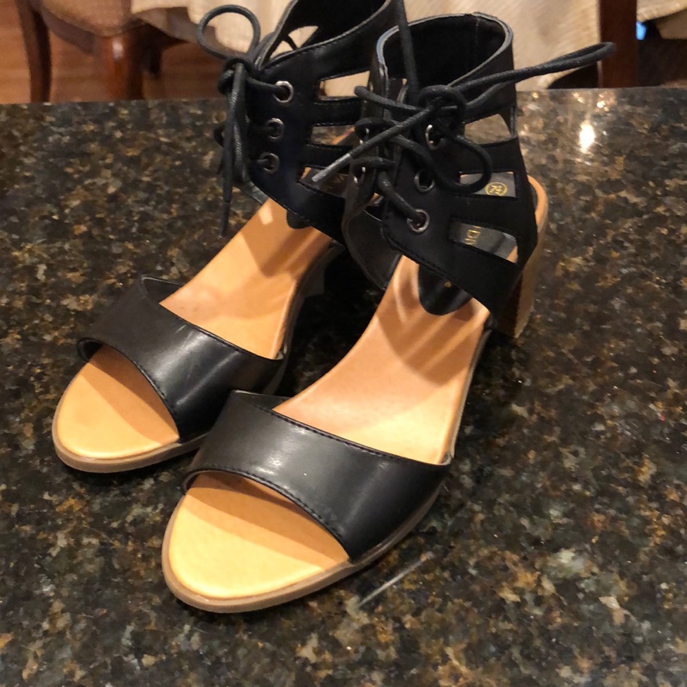 Black summer sandals gently used! Man made leather